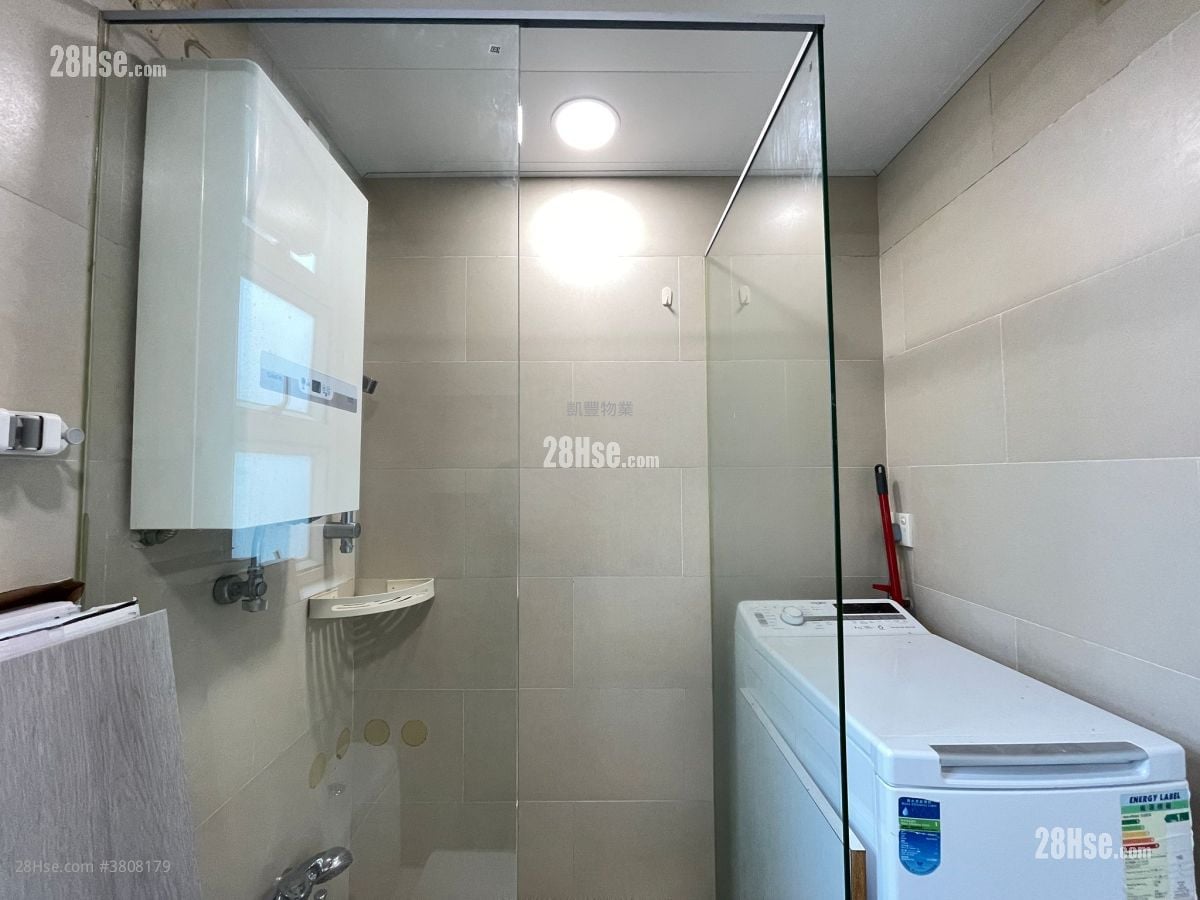 Caroline Garden Rental 3 Bedrooms , 2 Bathrooms 758 ft²