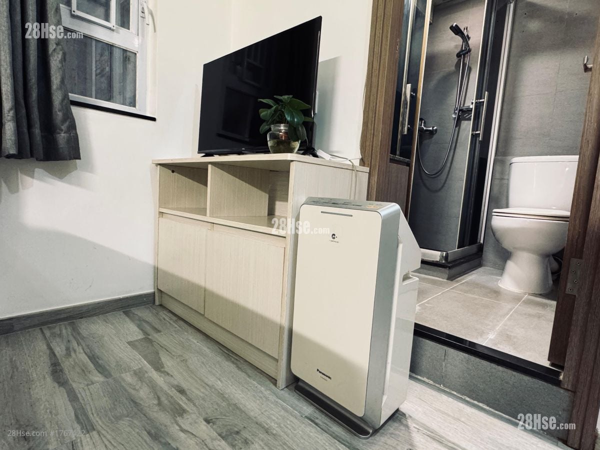 Kingston Building Rental Studio , 1 Bathroom 150 ft²