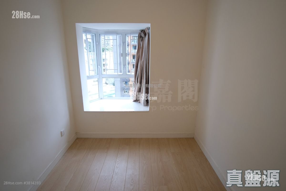 Royal Court Sell 3 Bedrooms , 2 Bathrooms 661 ft²