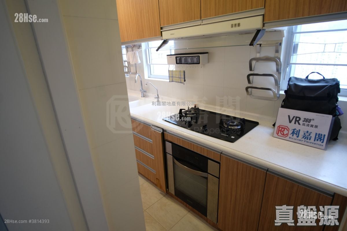 Royal Court Sell 3 Bedrooms , 2 Bathrooms 661 ft²