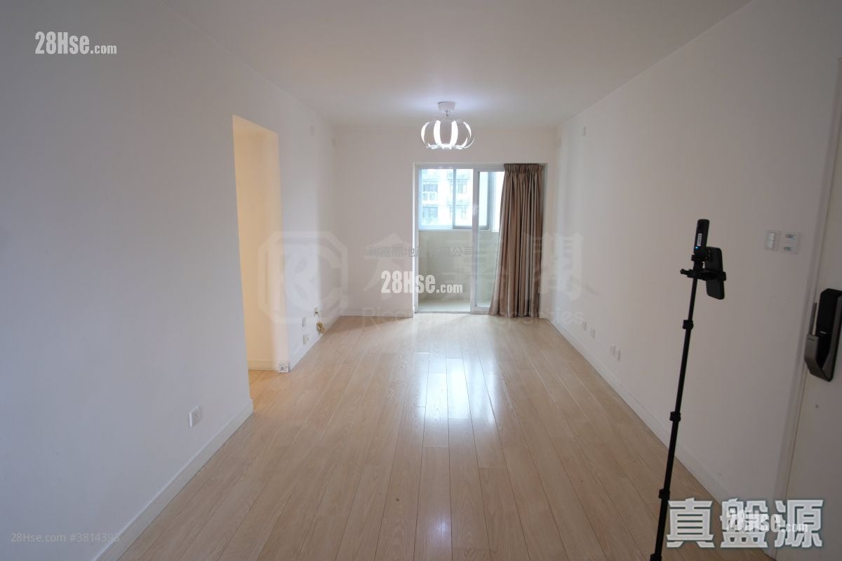 Royal Court Sell 3 Bedrooms , 2 Bathrooms 661 ft²