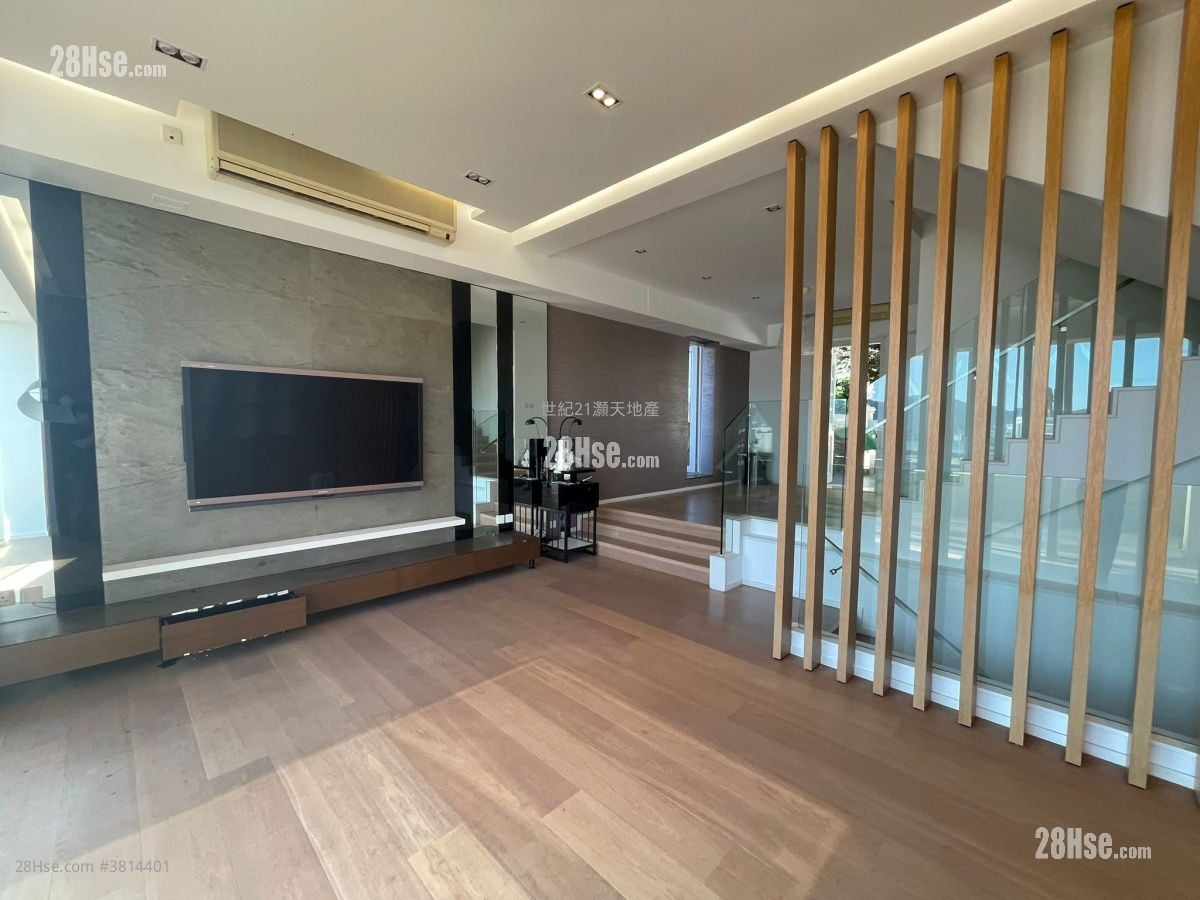 The Beverly Hills Rental 5+ Bedrooms , 3 Bathrooms 2,186 ft²