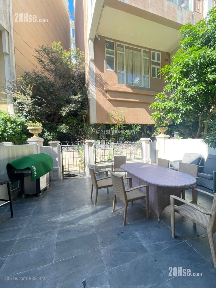 The Beverly Hills Rental 5+ Bedrooms , 3 Bathrooms 2,186 ft²