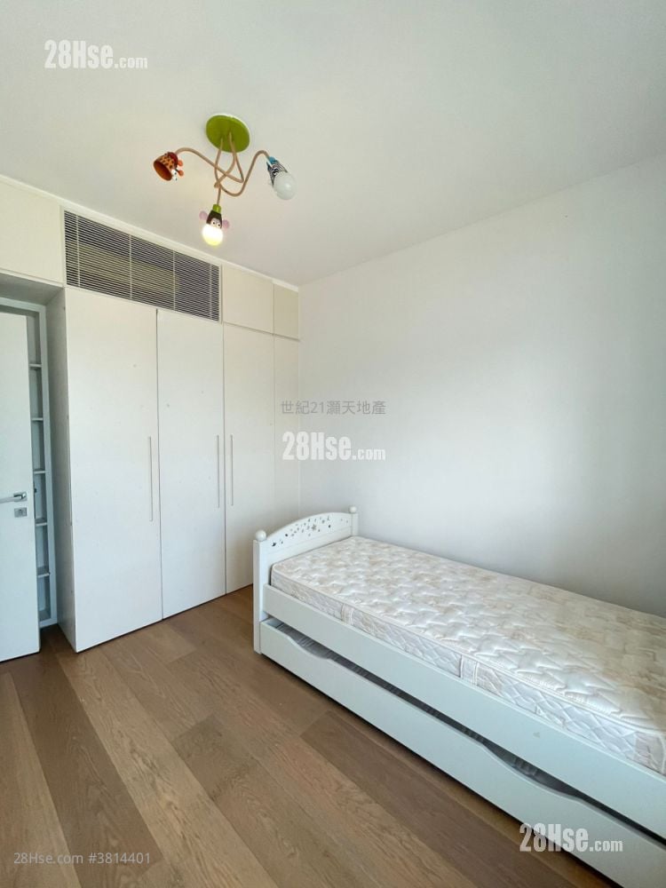 The Beverly Hills Rental 5+ Bedrooms , 3 Bathrooms 2,186 ft²