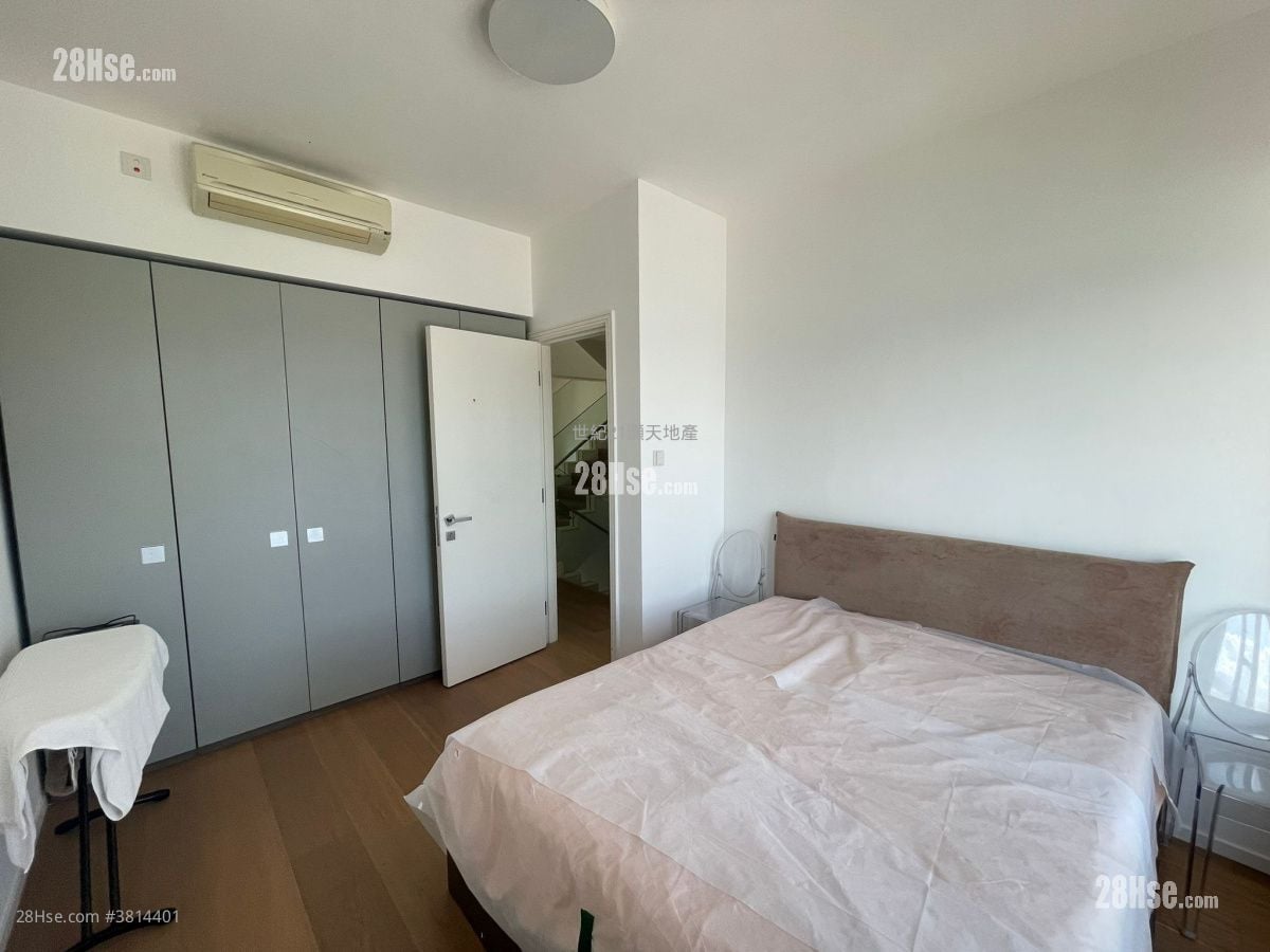 The Beverly Hills Rental 5+ Bedrooms , 3 Bathrooms 2,186 ft²