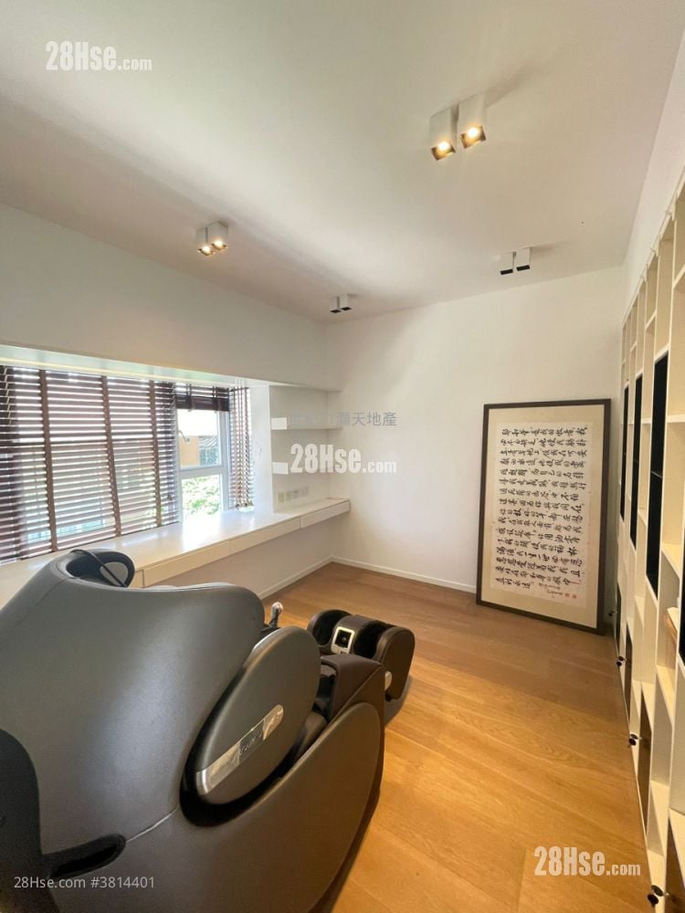 The Beverly Hills Rental 5+ Bedrooms , 3 Bathrooms 2,186 ft²