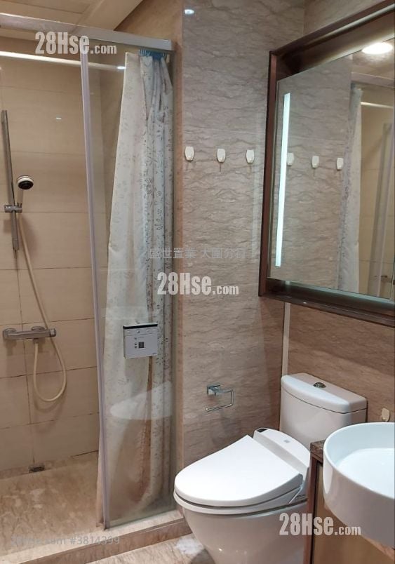 溱岸8号 售盘 4 房 , 3 浴室 1,168 平方尺