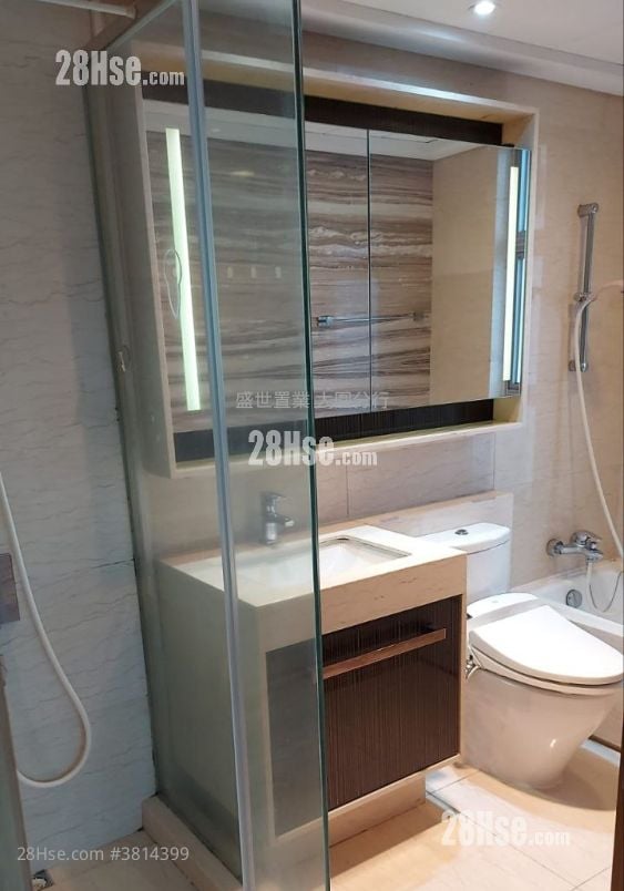 溱岸8号 售盘 4 房 , 3 浴室 1,168 平方尺