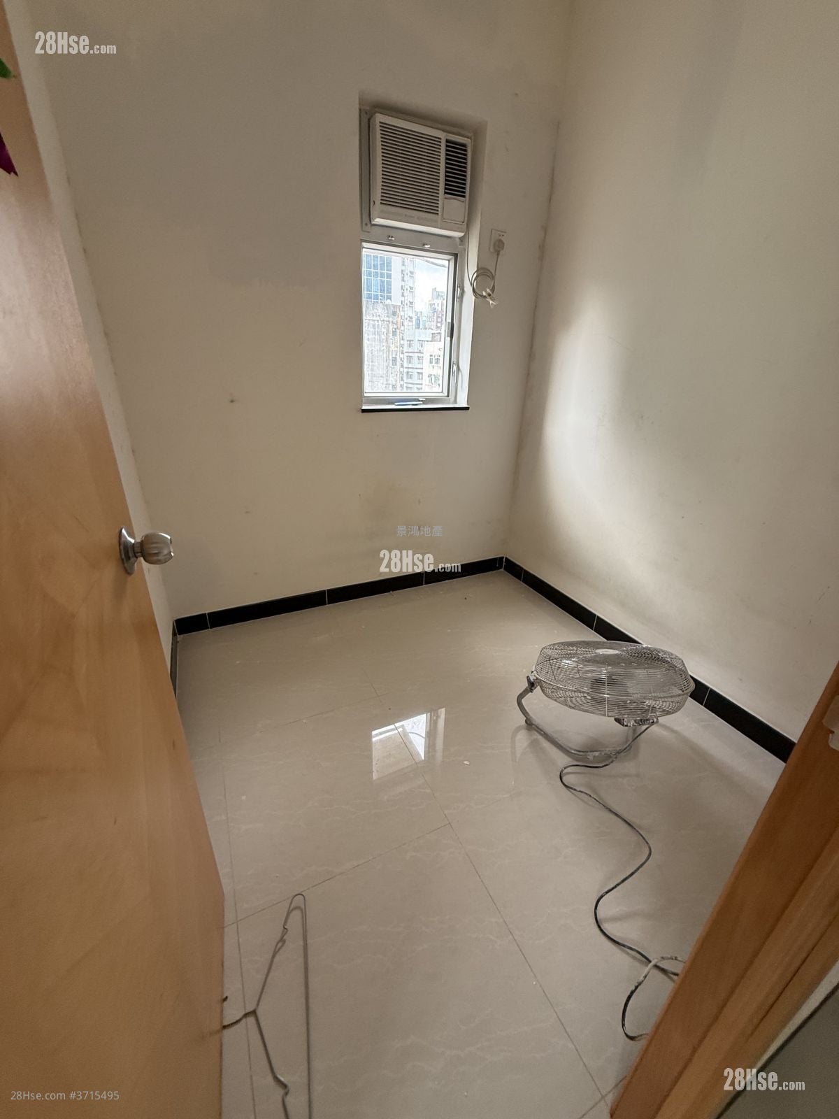 Man Yuen Building Rental 2 Bedrooms , 1 Bathroom 300 ft²