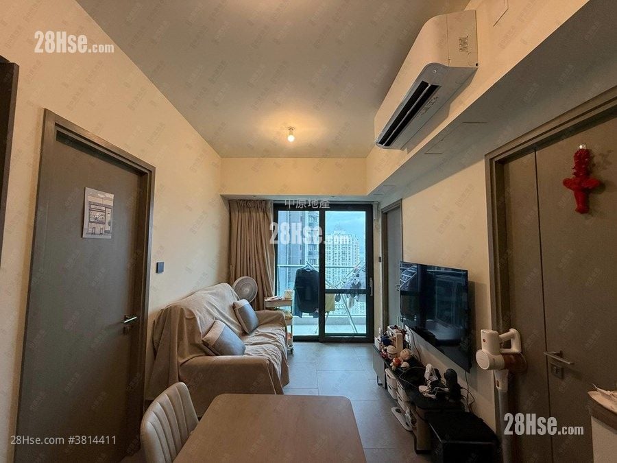 Yoho West Sell 3 Bedrooms , 1 Bathroom 447 ft²