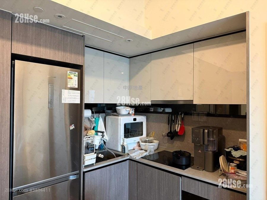 Yoho West Sell 3 Bedrooms , 1 Bathroom 447 ft²