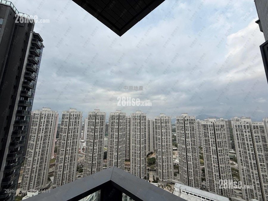 Yoho West Sell 3 Bedrooms , 1 Bathroom 447 ft²