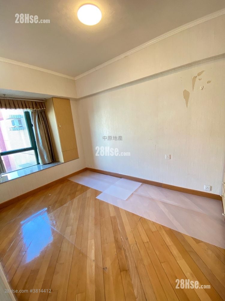 朗晴居 售盘 3 房 739 平方尺