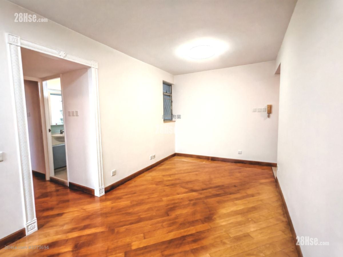 Hong Yat Court Sell 2 Bedrooms , 1 Bathroom 506 ft²