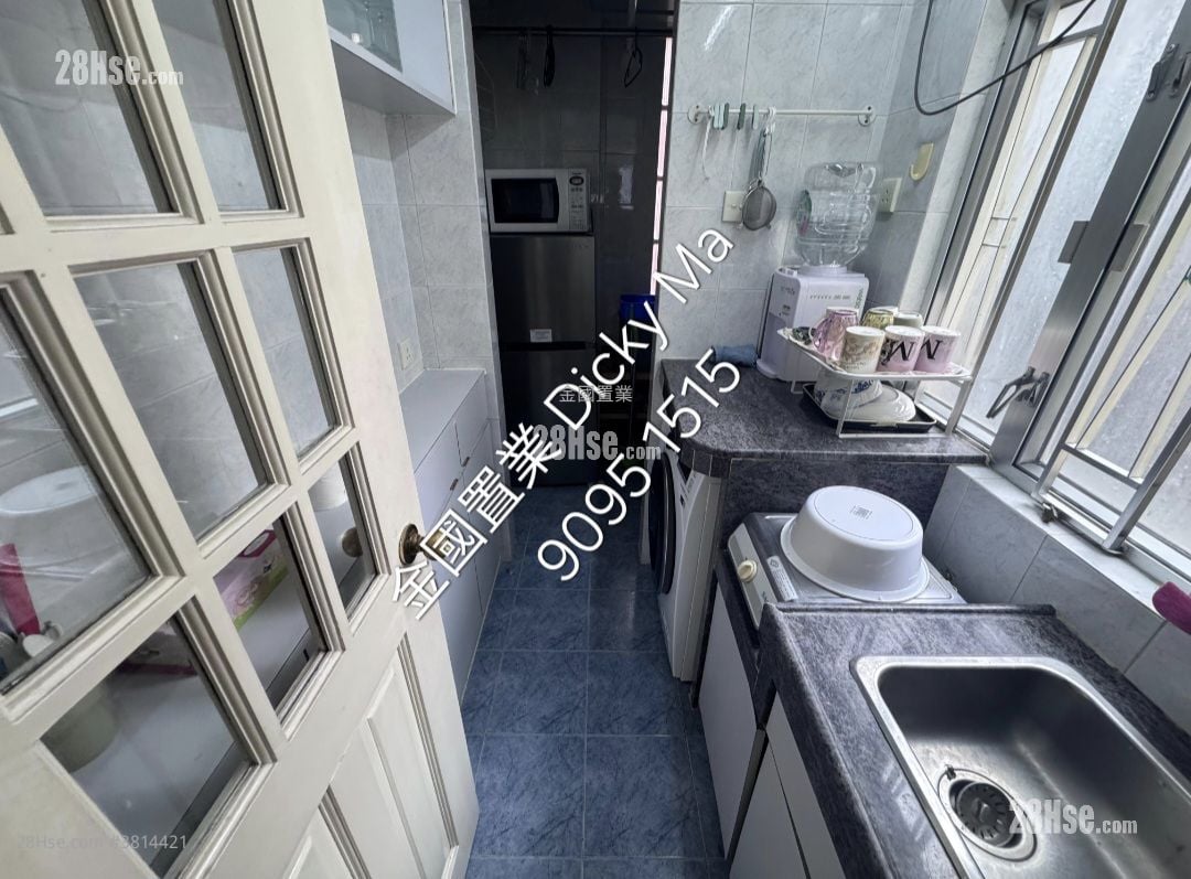 Golden House Rental 2 Bedrooms , 1 Bathroom 377 ft²