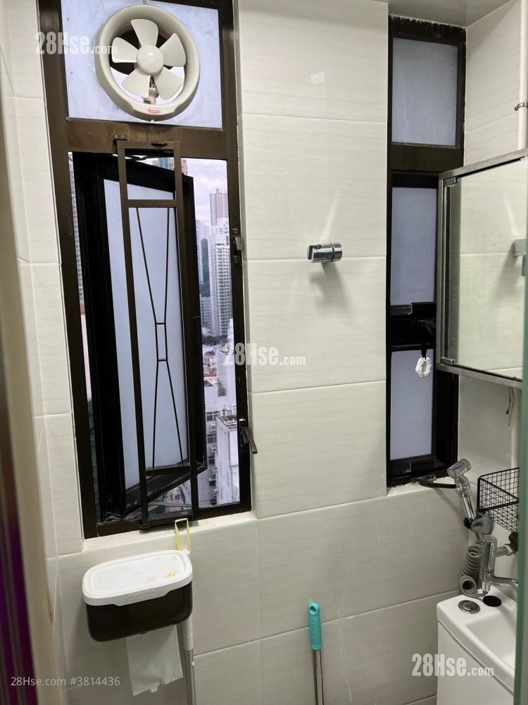 泰华大厦 租盘 1 浴室 130 平方尺