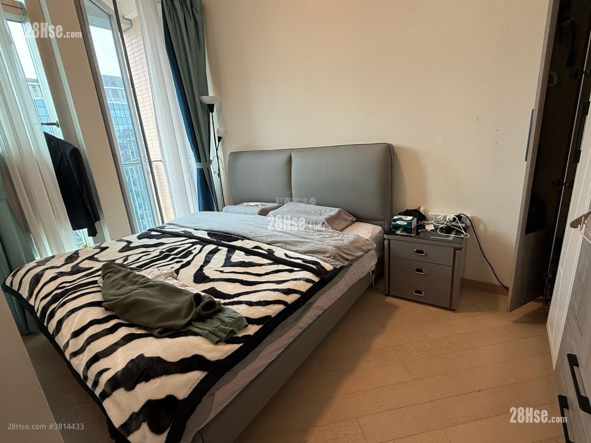 逸珑湾8 售盘 3 房 , 2 浴室 698 平方尺