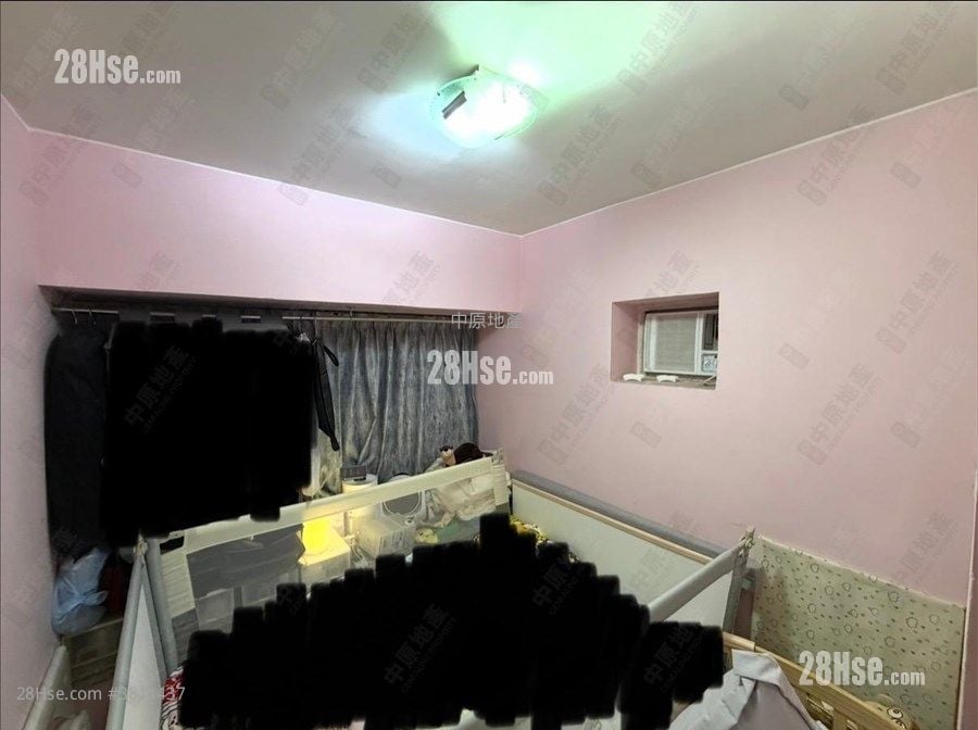 Kingswood Villas Sell 2 Bedrooms , 1 Bathroom 446 ft²