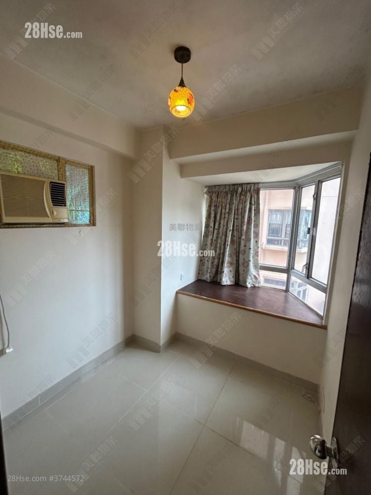 Chuen Fai Centre Sell 2 Bedrooms , 1 Bathroom 312 ft²