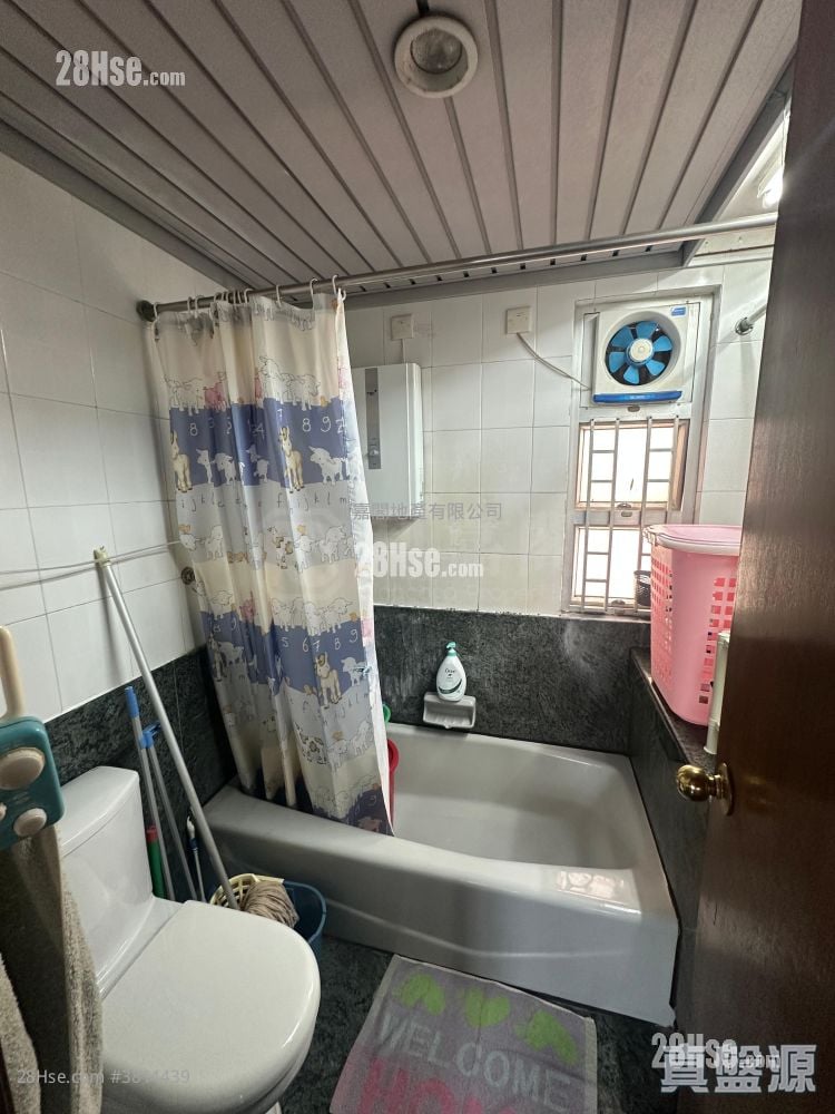 Sheung Shui Centre Sell 3 Bedrooms , 2 Bathrooms 532 ft²