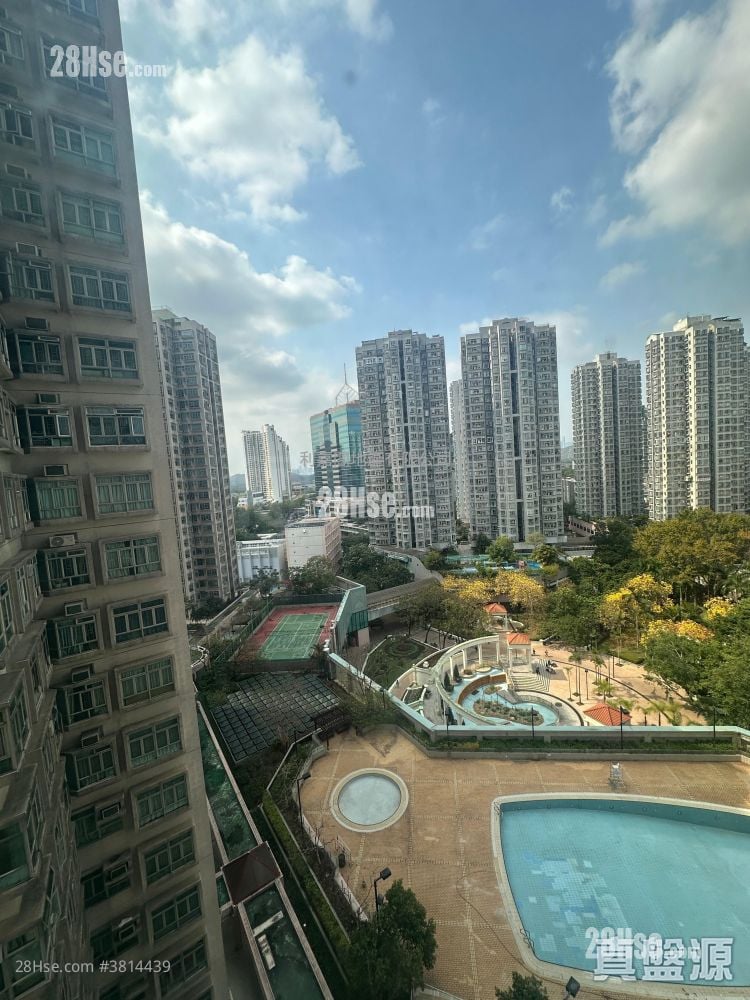 Sheung Shui Centre Sell 3 Bedrooms , 2 Bathrooms 532 ft²