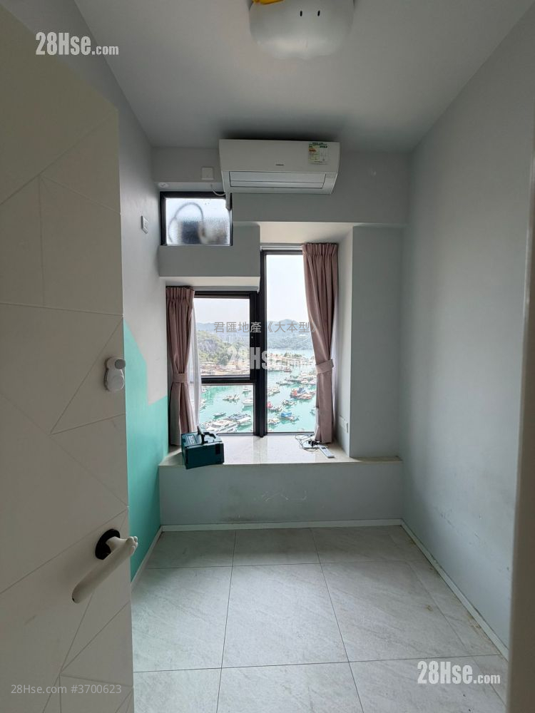 Canaryside Rental 2 Bedrooms 636 ft²