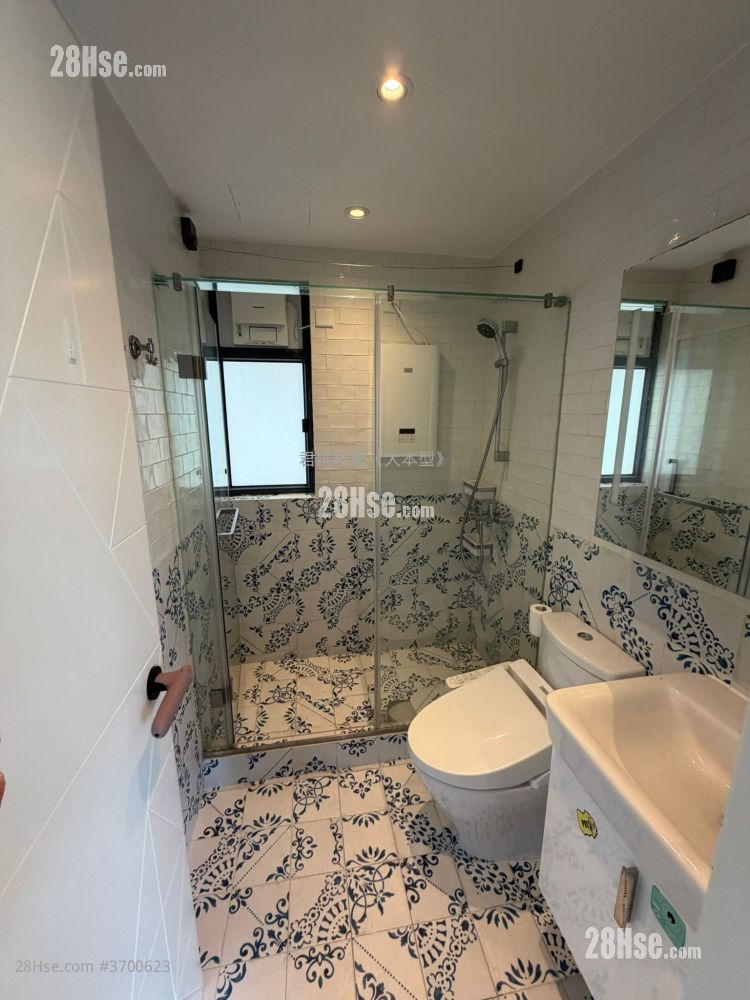 Canaryside Rental 2 Bedrooms 636 ft²