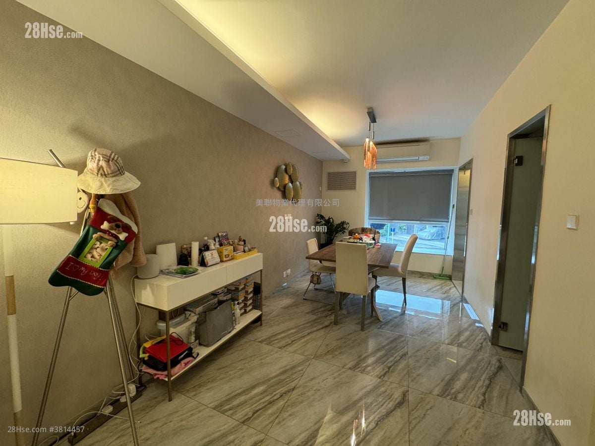 Palm Springs Sell 3 Bedrooms 1,367 ft²