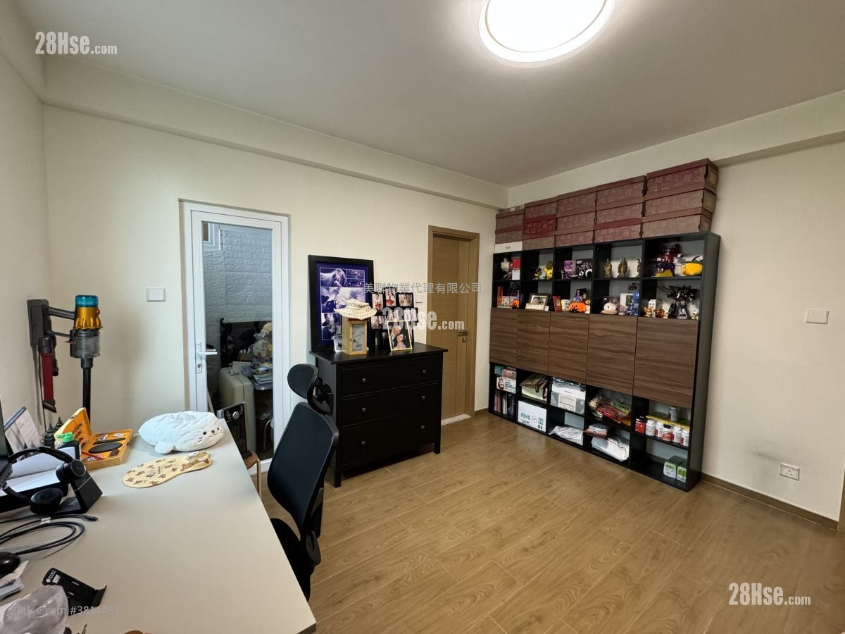 Palm Springs Sell 3 Bedrooms 1,367 ft²