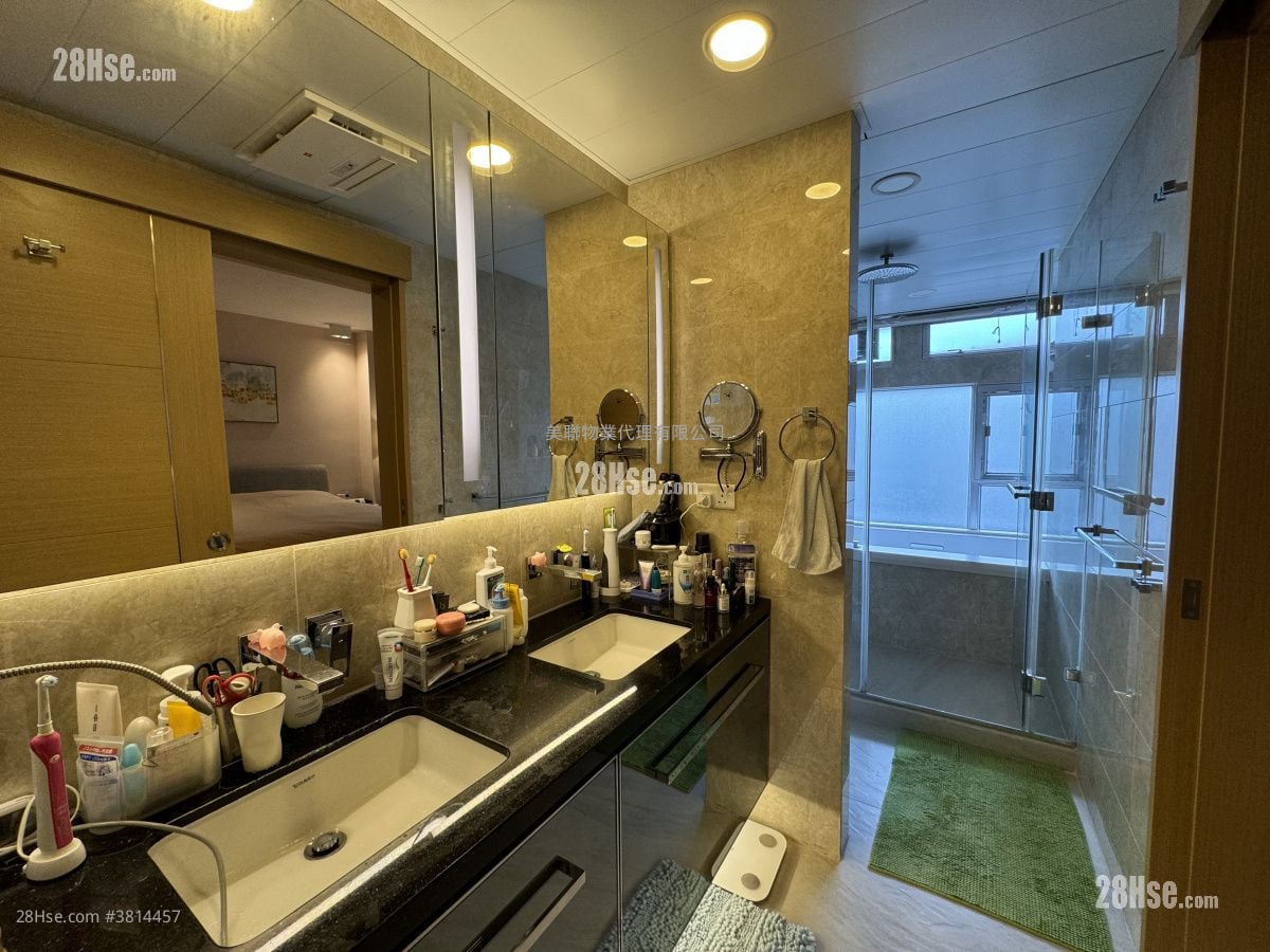 Palm Springs Sell 3 Bedrooms 1,367 ft²