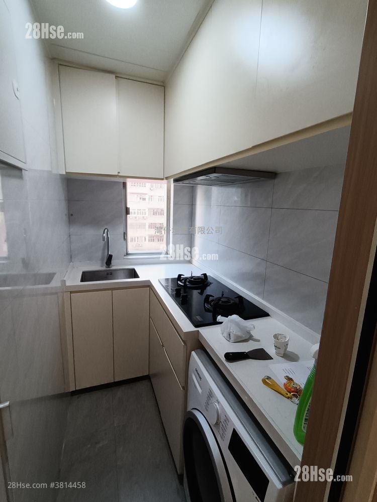 Hay Wah Building Rental 2 Bedrooms , 1 Bathroom 330 ft²
