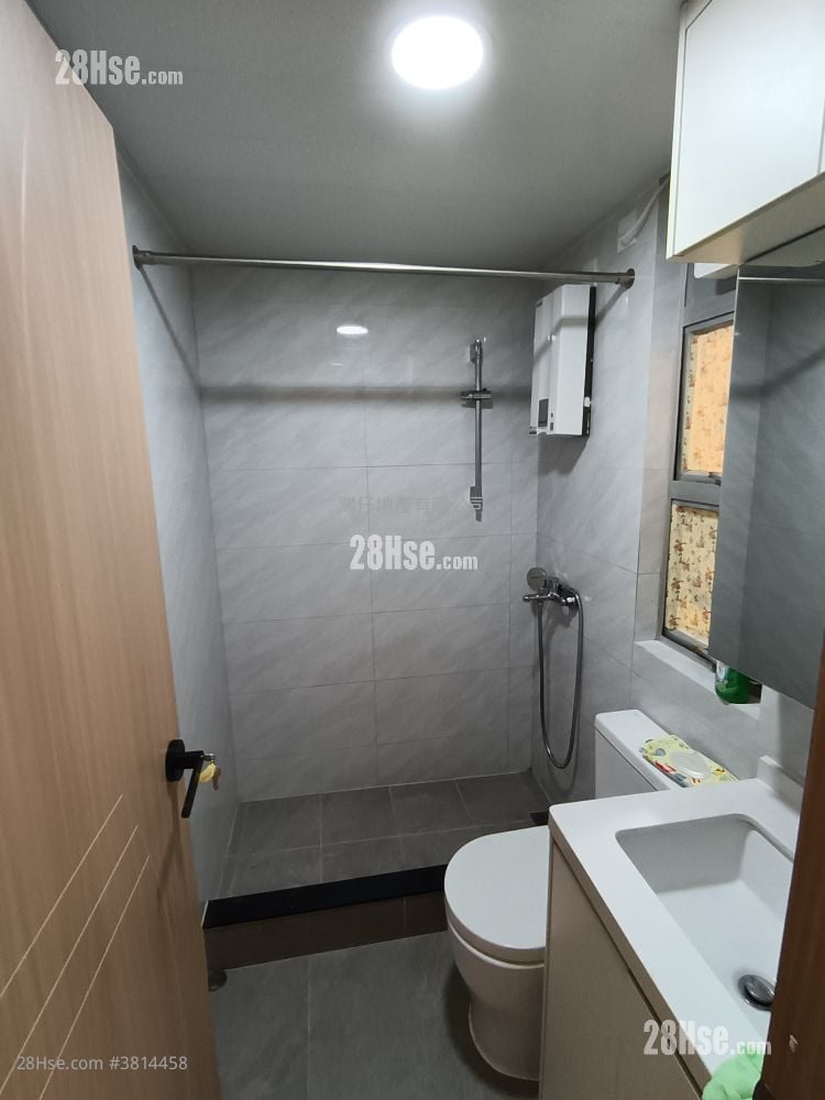 Hay Wah Building Rental 2 Bedrooms , 1 Bathroom 330 ft²