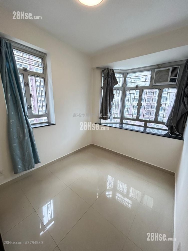 Tsuen Wan Centre Rental 2 Bedrooms 377 ft²