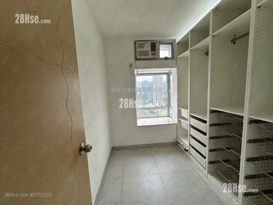 Greenfield Garden Sell 2 Bedrooms , 1 Bathroom 448 ft²