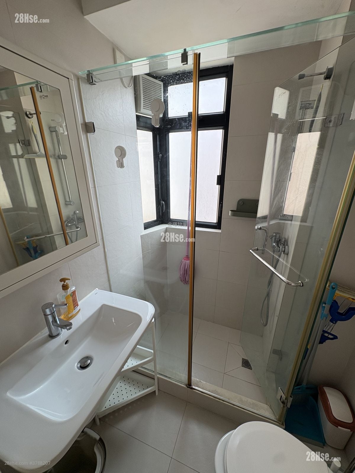 环球大厦 售盘 开放式间隔 , 1 浴室 215 平方尺