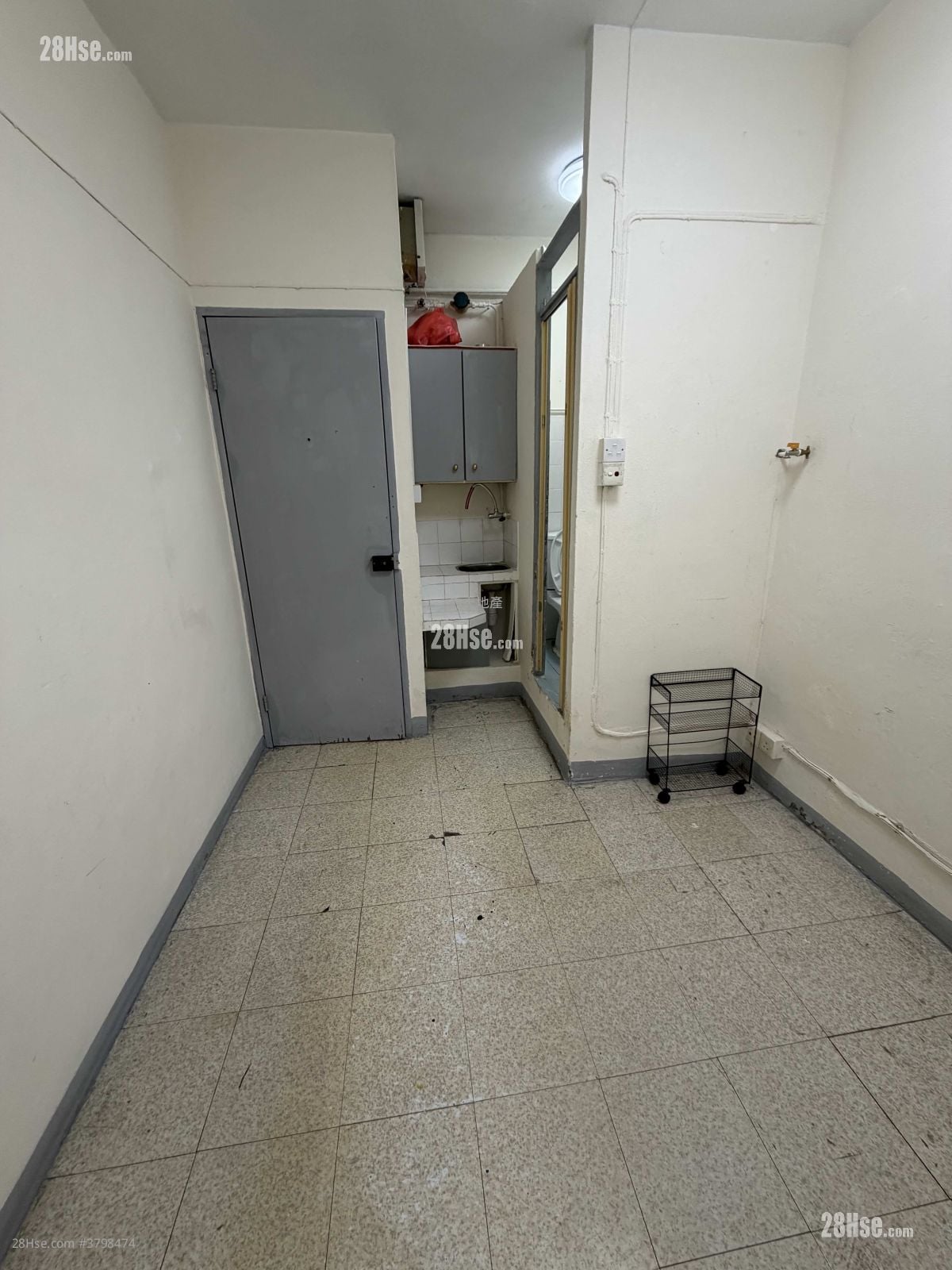 唐楼 租盘 1 房 160 平方尺