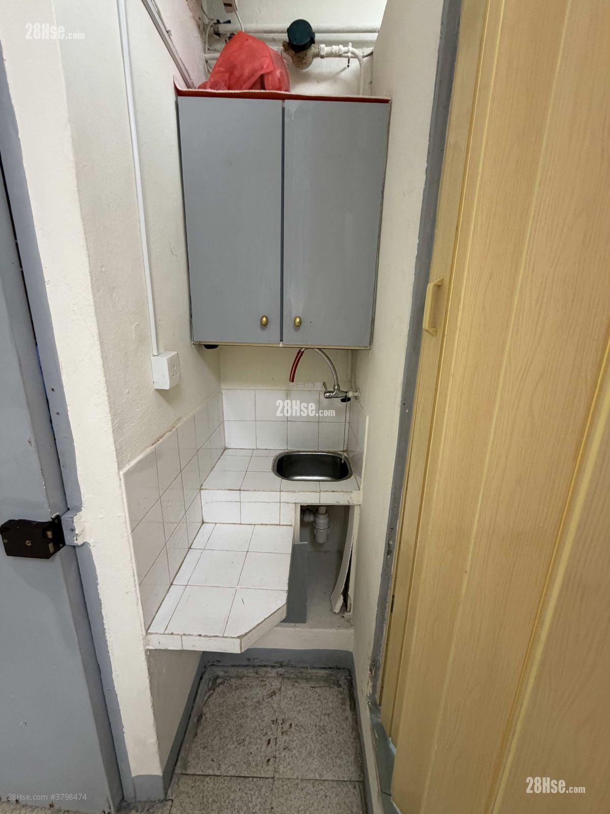 唐楼 租盘 1 房 160 平方尺