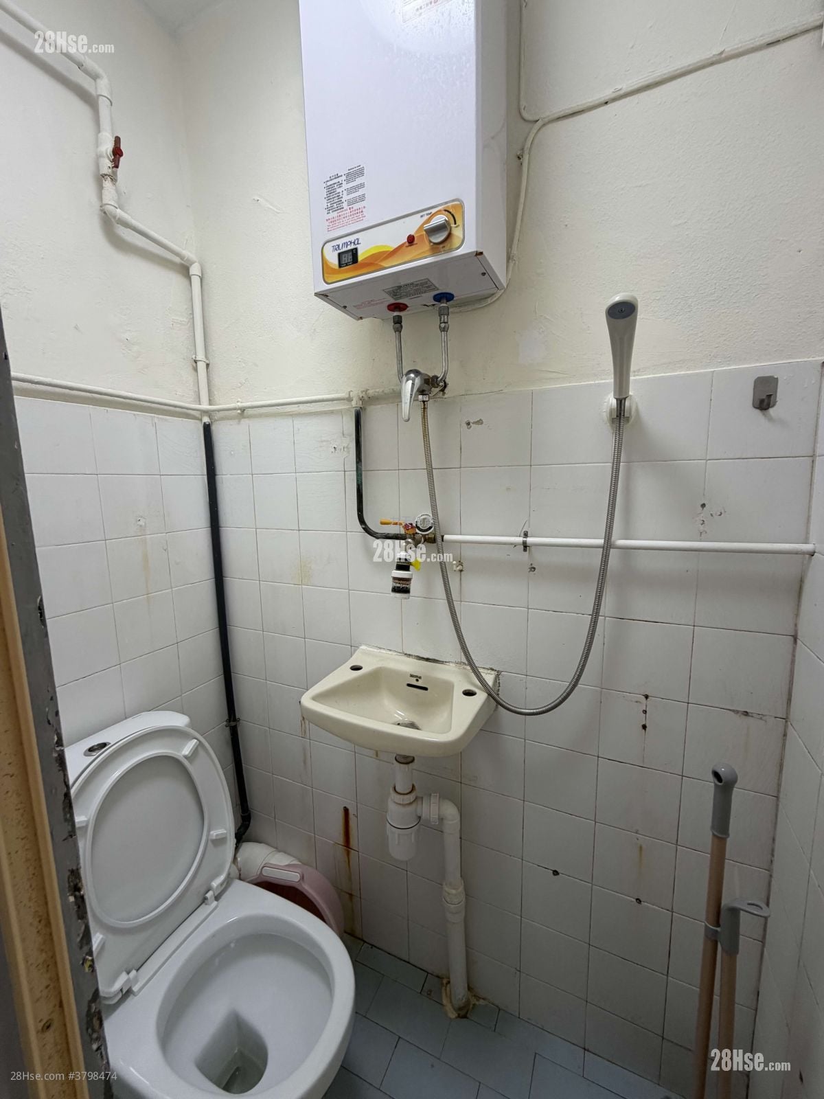 唐楼 租盘 1 房 160 平方尺