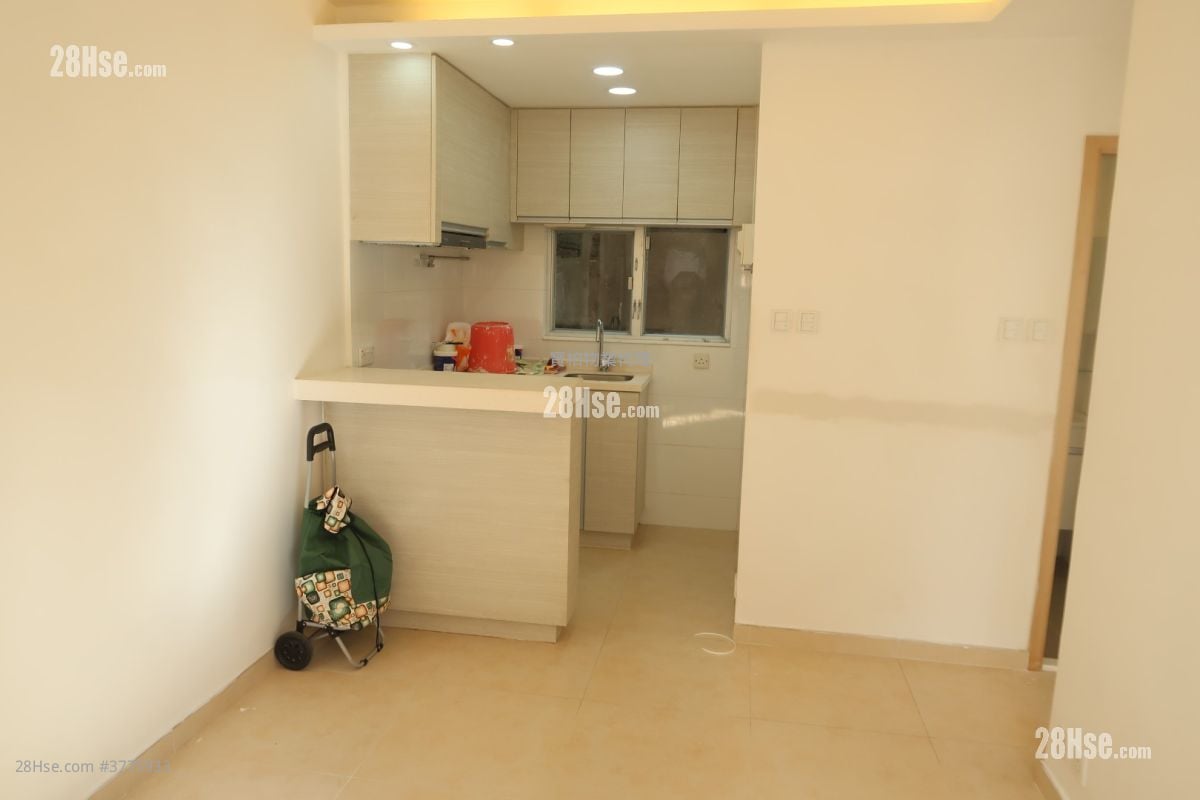 Jade Lotus Garden Sell 2 Bedrooms , 1 Bathroom 330 ft²