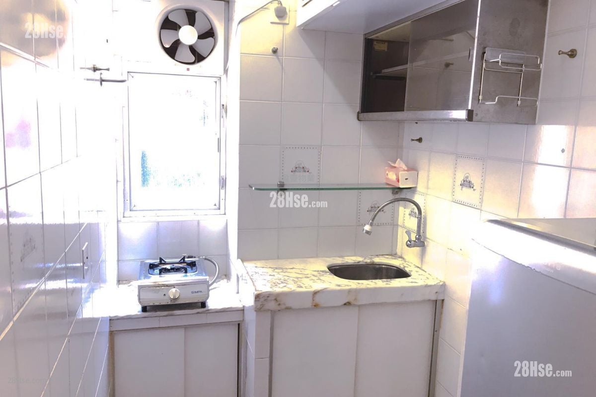 Manrich Court Rental 2 Bedrooms , 1 Bathroom 431 ft²