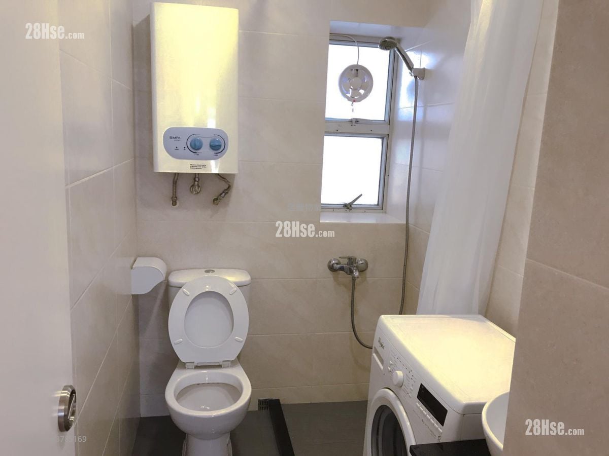 Manrich Court Rental 2 Bedrooms , 1 Bathroom 431 ft²