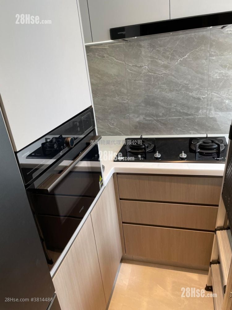 Parc Oasis Sell 2 Bedrooms , 2 Bathrooms 566 ft²