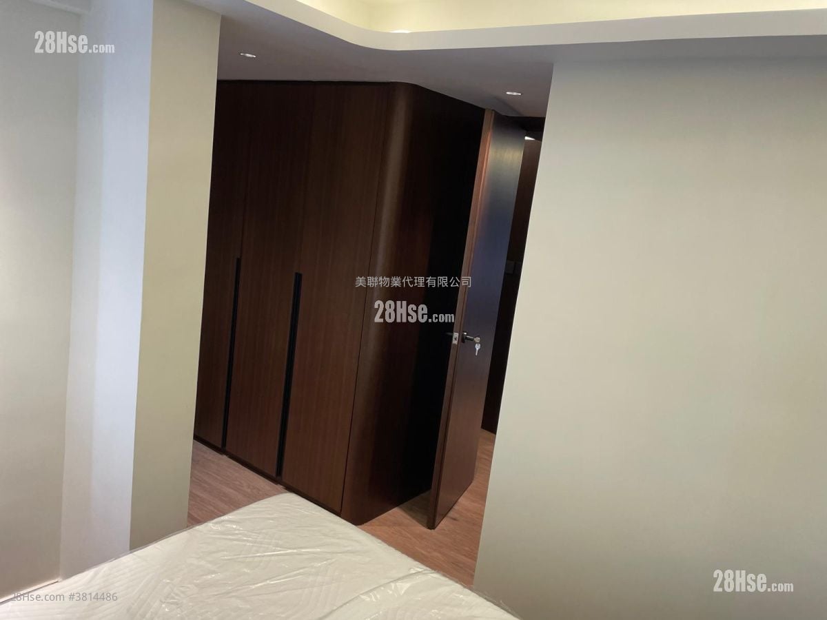 Parc Oasis Sell 2 Bedrooms , 2 Bathrooms 566 ft²