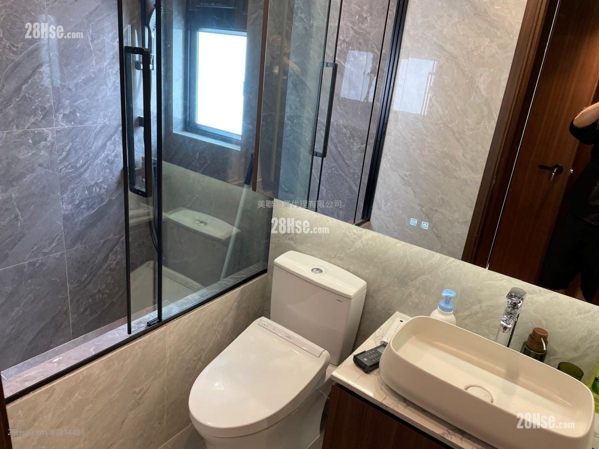 Parc Oasis Sell 2 Bedrooms , 2 Bathrooms 566 ft²