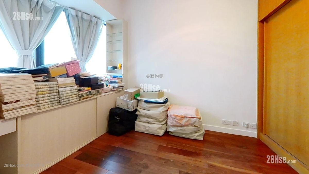 Beauty Court Sell 3 Bedrooms , 2 Bathrooms 1,350 ft²