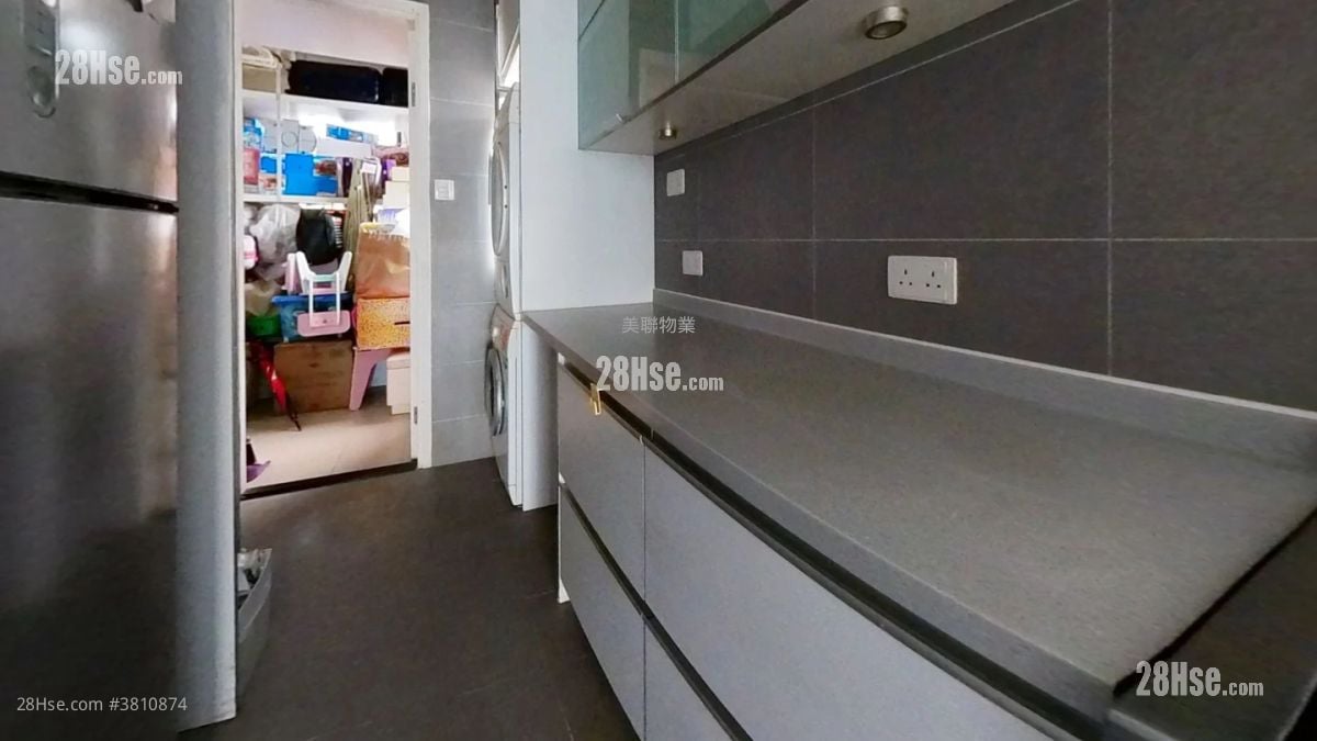 Beauty Court Sell 3 Bedrooms , 2 Bathrooms 1,350 ft²