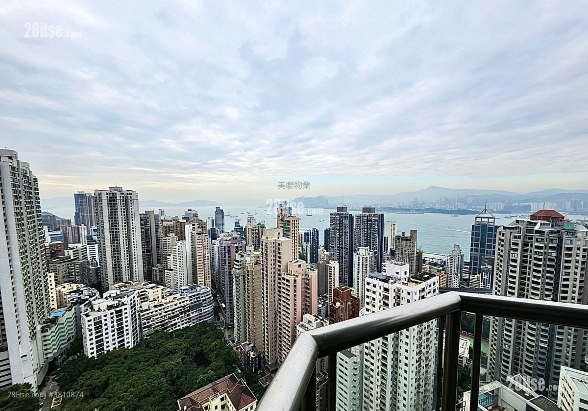 Beauty Court Sell 3 Bedrooms , 2 Bathrooms 1,350 ft²