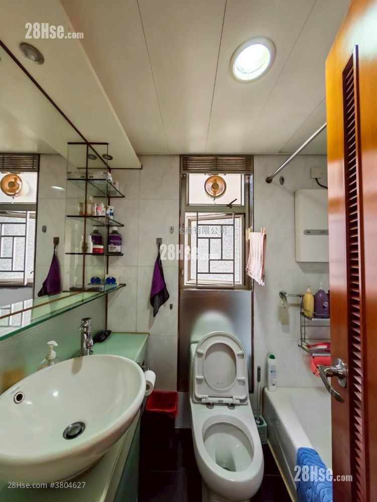 Yoho Town Sell 3 Bedrooms 637 ft²