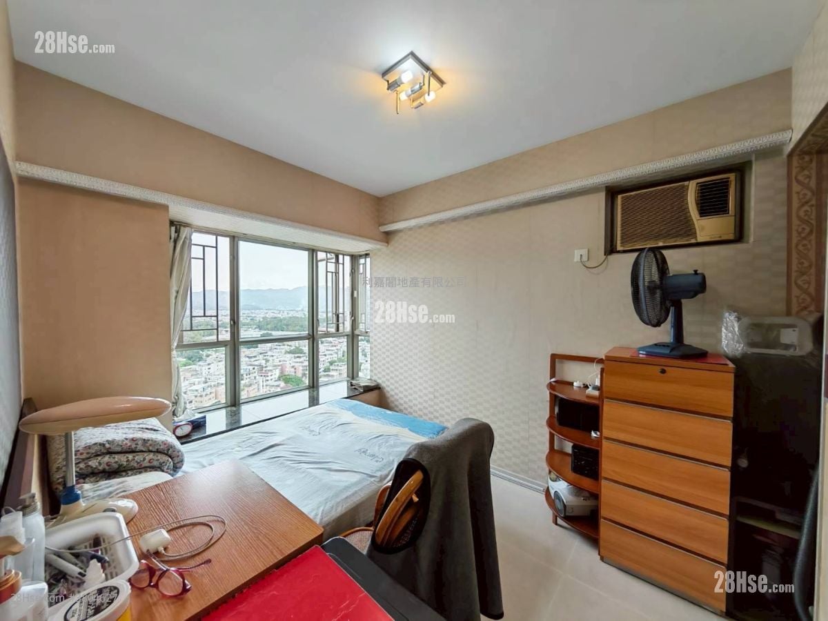 Yoho Town Sell 3 Bedrooms 637 ft²