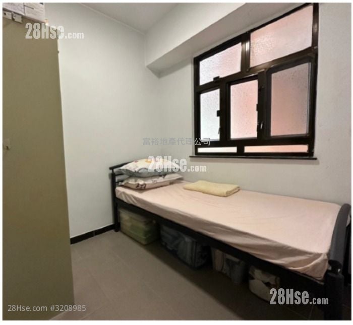 Dao Shing Building Sell 2 Bedrooms , 1 Bathroom